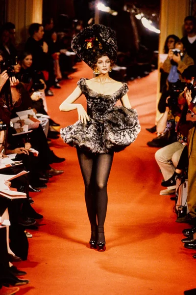 Look 24